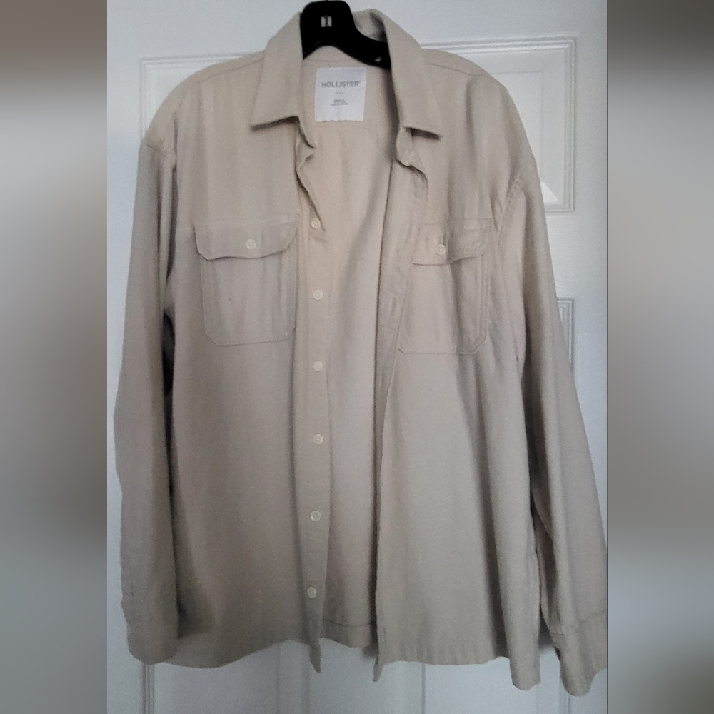 Hollister Boys size S bottom down long sleeve over shirt